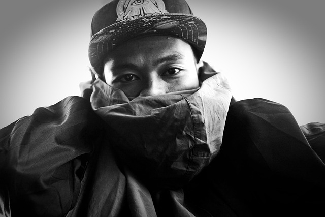 Wandmontierter Lithium-Ionen Akkumulator Speicher im Keller