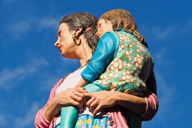 Solarpanele Installation auf Einfamilienhaus Dach in München